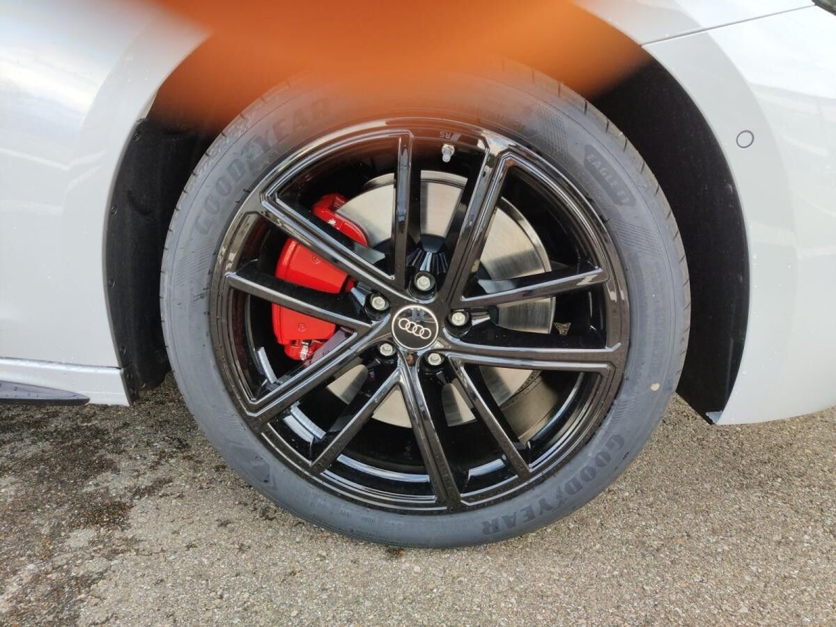 Audi A5 Avant e-hybrid quattro S tronic