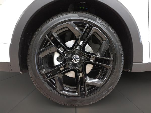 Volkswagen T-Cross 1.0TSI *Sitzh*LED*Navi*AHK*R-Line