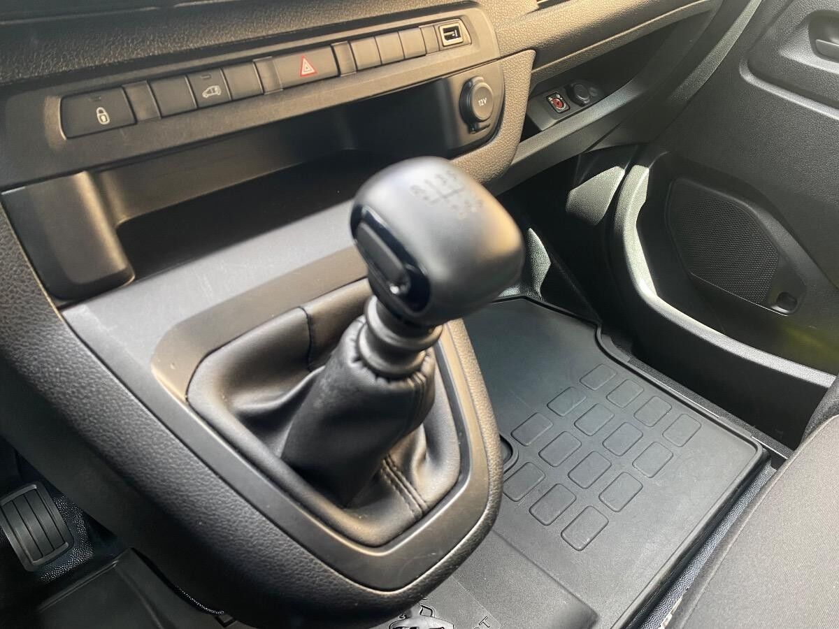 Peugeot Expert Kasten 1.5 BlueHDi 120 FAP AHK+Navi+LM