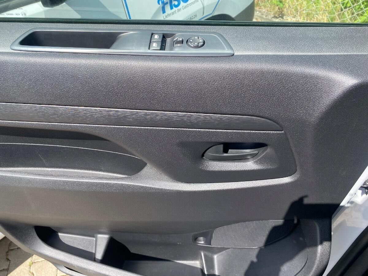 Peugeot Expert Kasten 1.5 BlueHDi 120 FAP AHK+Navi+LM