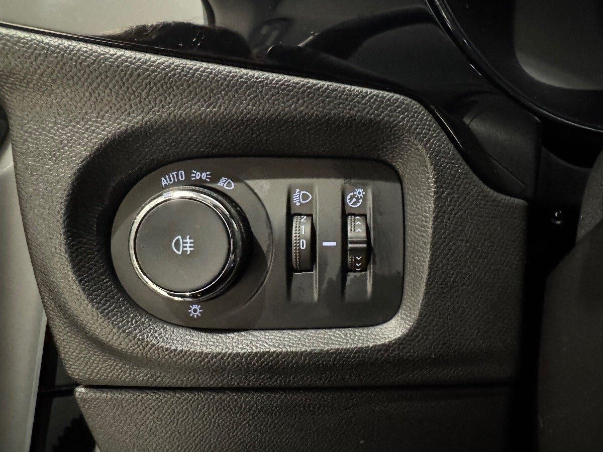 Opel Corsa F 1.2 Turbo Elegance LED+Fernlichtass.+LM