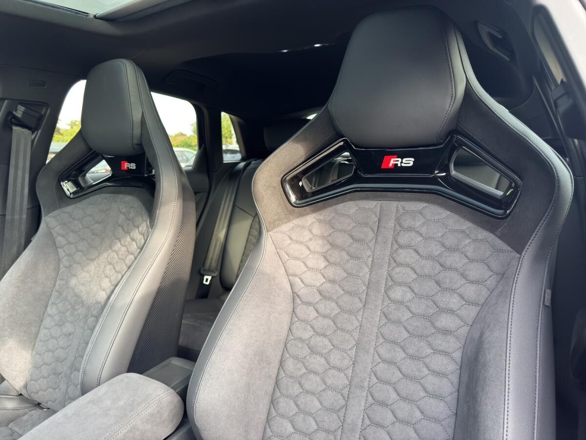 Audi RS3 RS 3 Sportback*BENTLEY Farbe*RS Schalensitze*RS Abgas*Carbonflügel*RS Dynamikpaket*SONDERPREIS! 290