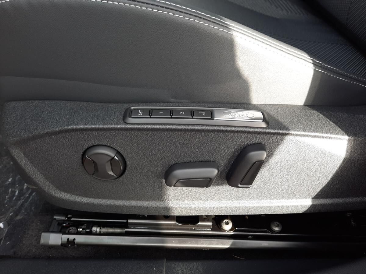 Ford Explorer RWD H ACC 19 Zoll Räder Klima