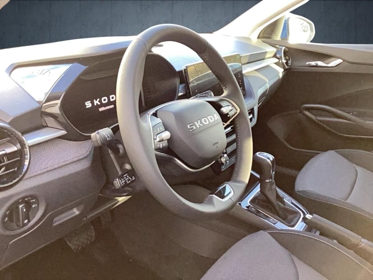 Skoda Fabia Tour 1.0 TSI LED/AHK/ACC/RFK ACC AHK Kam.