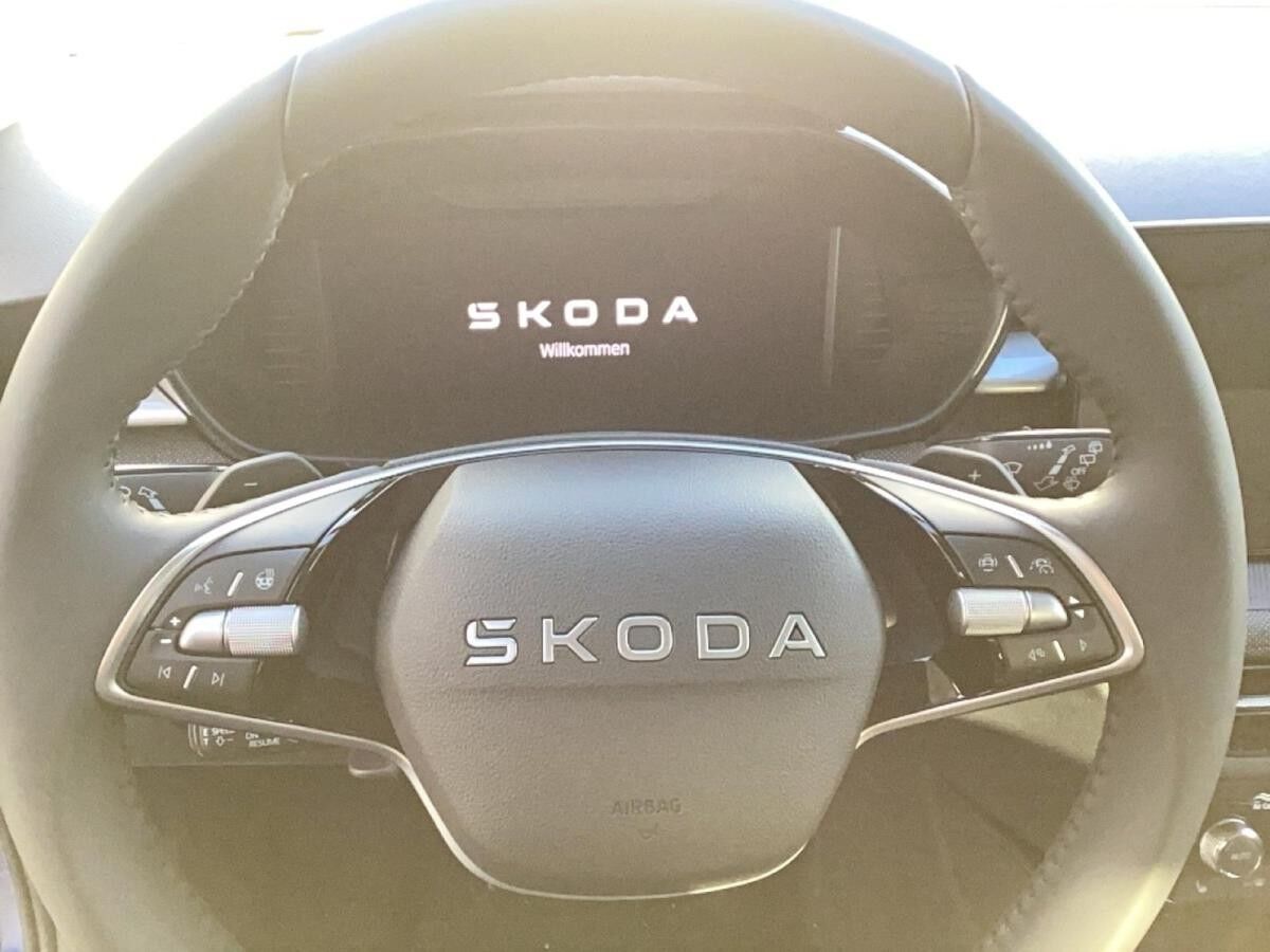 Skoda Fabia Tour 1.0 TSI LED/AHK/ACC/RFK ACC AHK Kam.