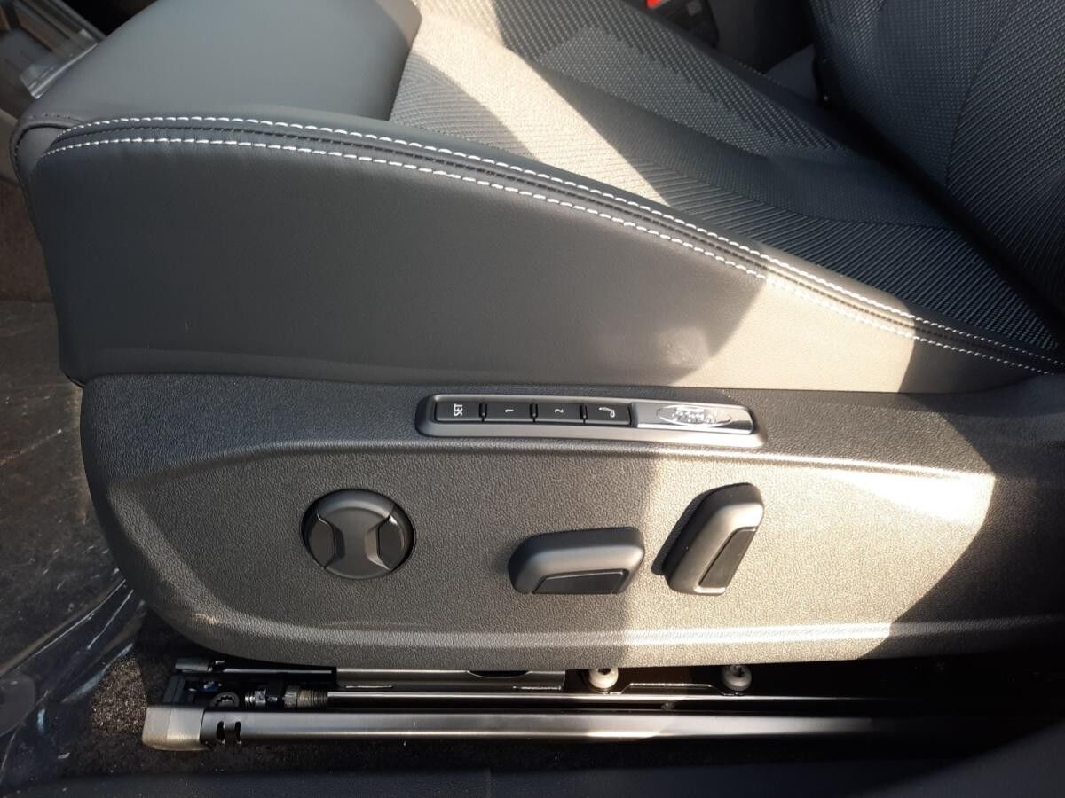 Ford Explorer RWD H ACC 19 Zoll Räder Klima