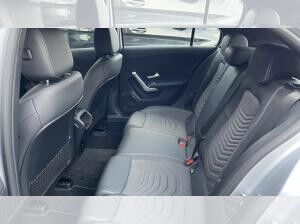 Mercedes-Benz A 180 Benzin Progr.Advanced+Kamera+CarPlay+Lenkr.Hz.+