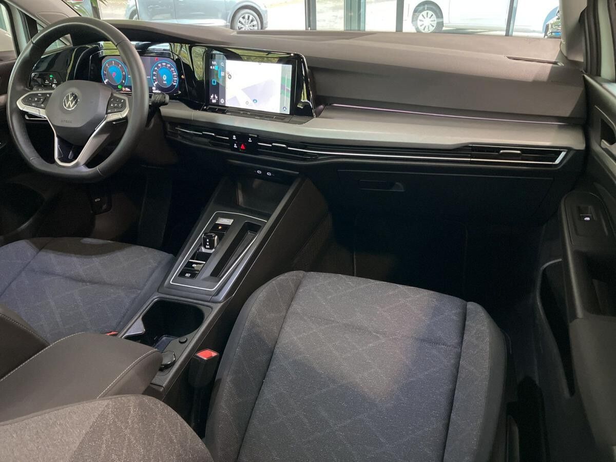 Volkswagen Golf VIII 2.0 TDI Life DSG Einparkhilfe Navi