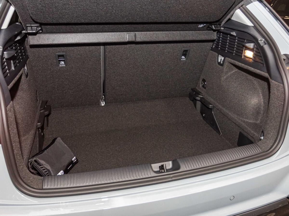 Audi Q2 advanced 35 TFSI 150 PS S tronic  8" Assistenz & -Komfort-Paket