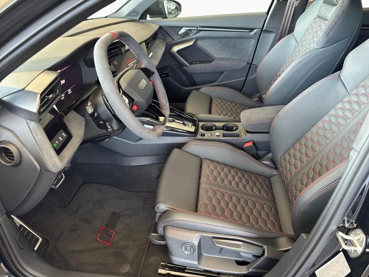 Audi RS3 Spb. qu S tronic *MATRIX*PANO*ABGAS*