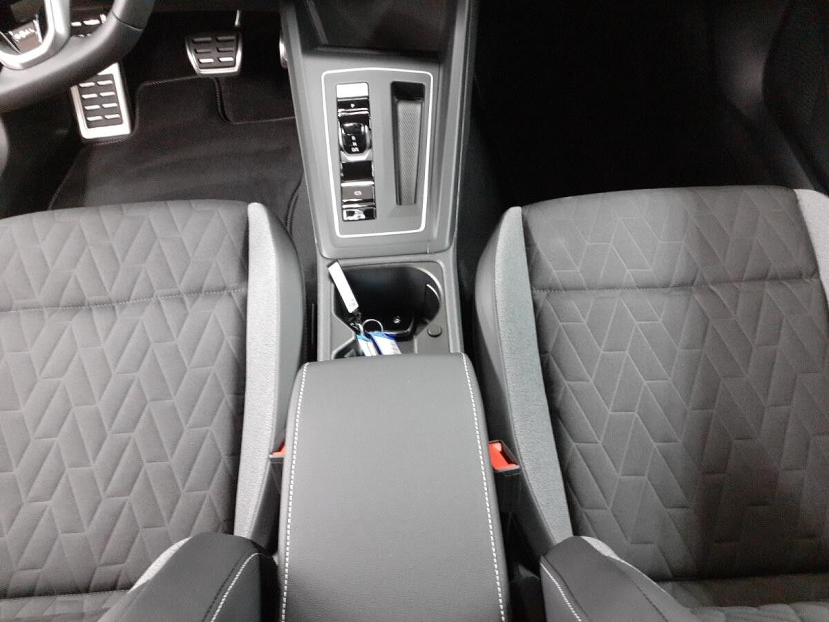 Volkswagen Golf VIII 2.0TDI Goal *ACC*IQ-Light*DSG*Navi*