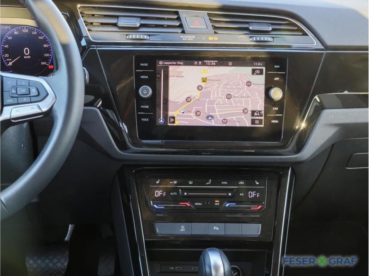 Volkswagen Touran Highline 2.0 TDI DSG Navi AHK Kamera LED