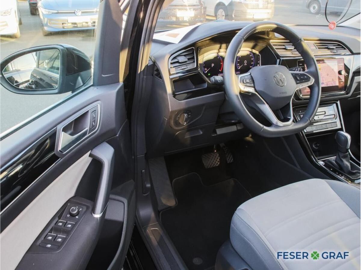 Volkswagen Touran Highline 2.0 TDI DSG Navi AHK Kamera LED
