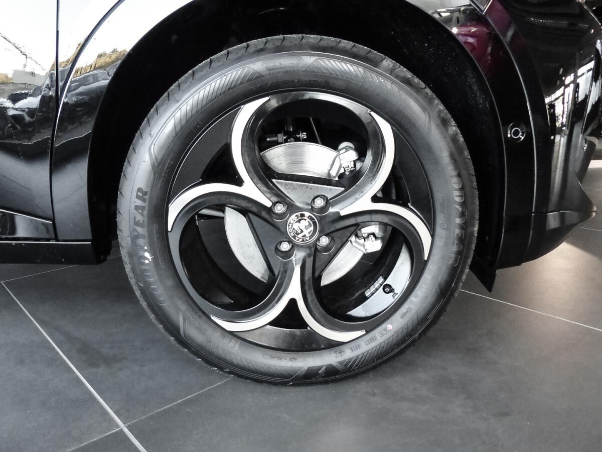 Alfa Romeo Junior 48V-Hybrid Ibrida 1.2 VGT INTENSA