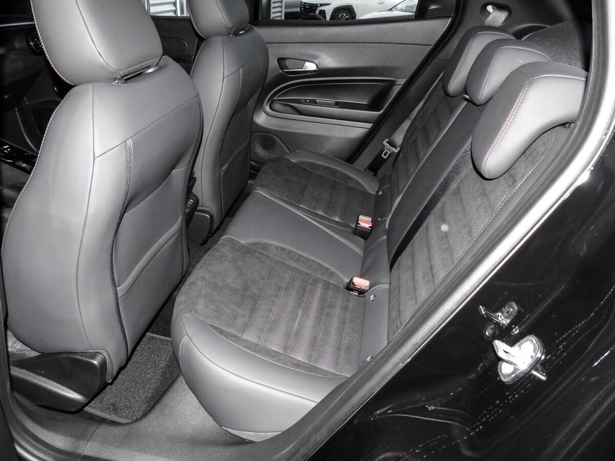 Alfa Romeo Junior 48V-Hybrid Ibrida 1.2 VGT INTENSA