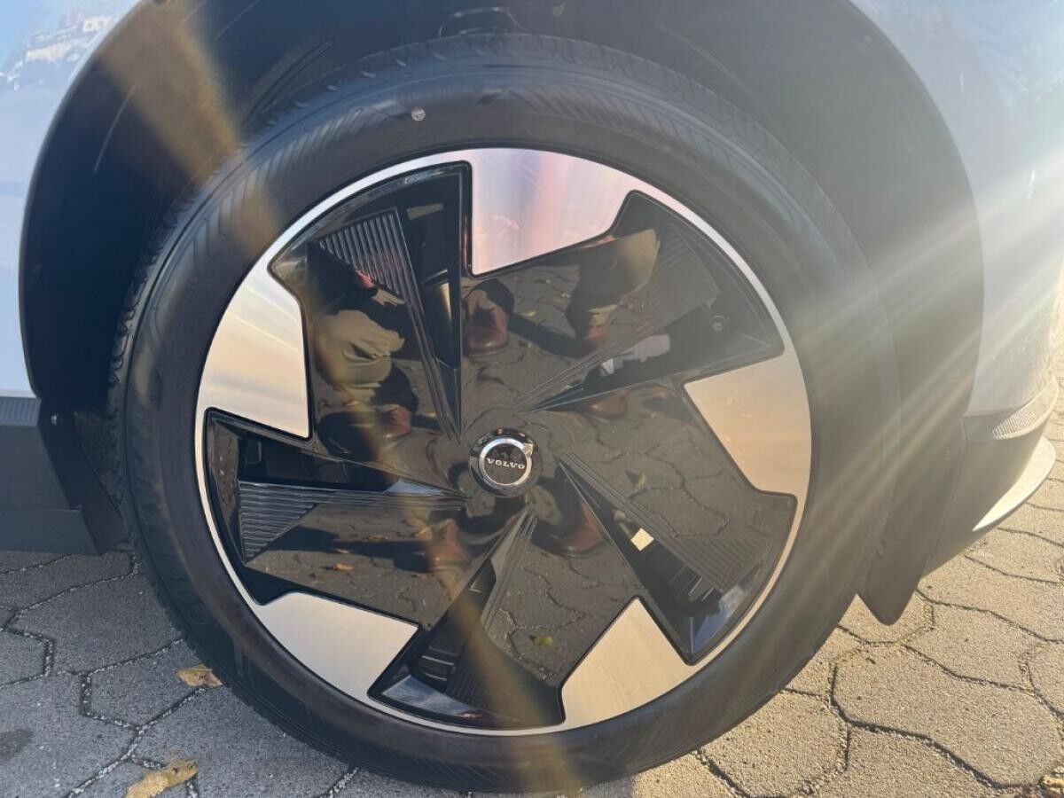 Volvo EX30 Single M. Extended Range RWD Plus+SOFORT