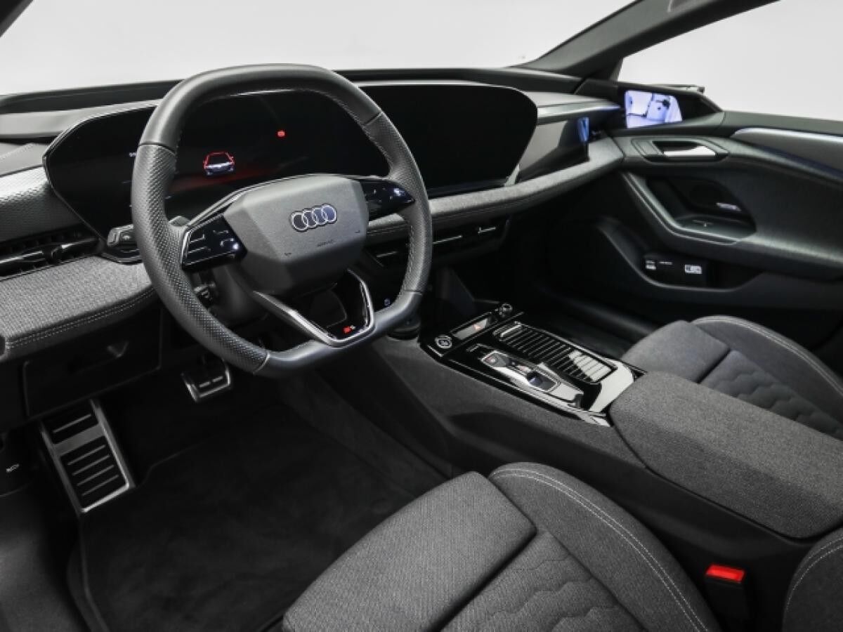 Audi A6 e-tron Avant S line B&O HUD Pano AHK Matrix