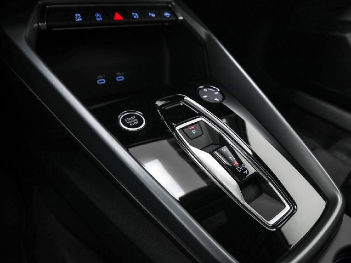 Audi A3 Sportback TFSI S tronic LED Navi CarPlay