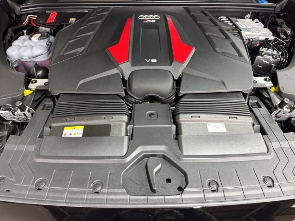 Audi RS Q8 performance 360°+AHK+Keramik+Pano+Sthz