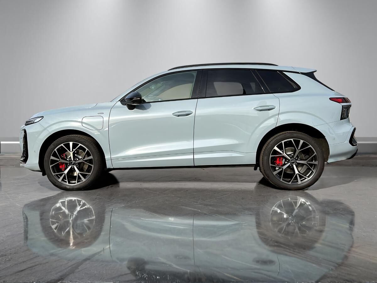 Audi Q3 e-hybrid S-line 200 kW S tronic MEMORY  + 360° + PANO + MATRIX LED + MMI PRO + ACC + OLED + WARNSYST