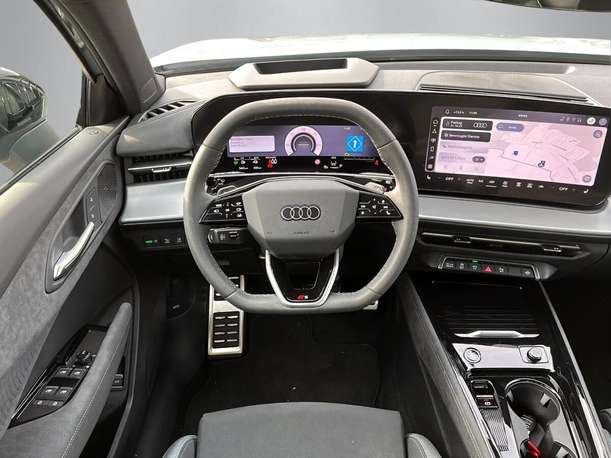 Audi Q3 e-hybrid S-line 200 kW S tronic MEMORY  + 360° + PANO + MATRIX LED + MMI PRO + ACC + OLED + WARNSYST