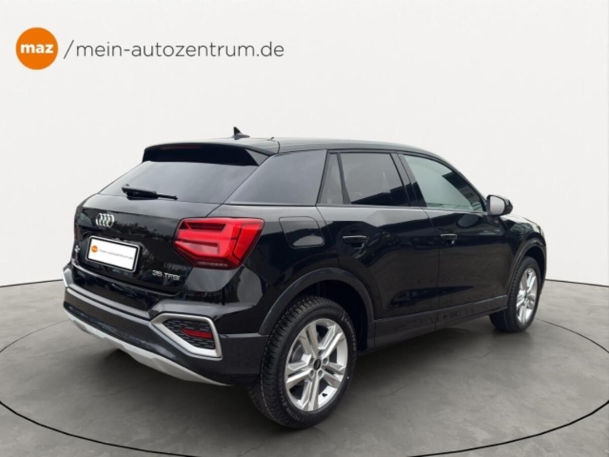 Audi Q2 advanced 35 TFSI S tronic LED-Matrix Pano S line