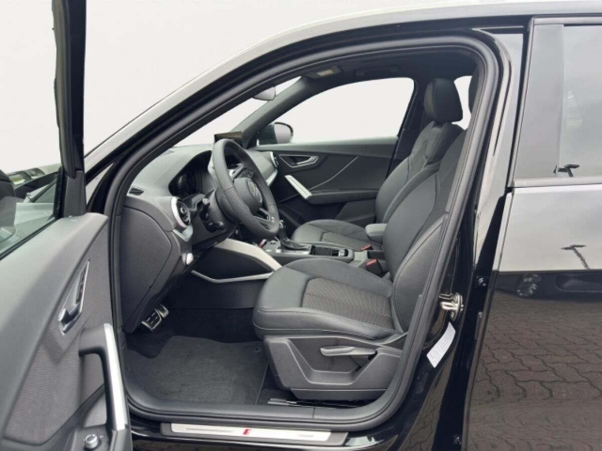 Audi Q2 advanced 35 TFSI S tronic LED-Matrix Pano S line