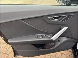 Audi Q2 advanced 35 TFSI S tronic LED-Matrix Pano S line