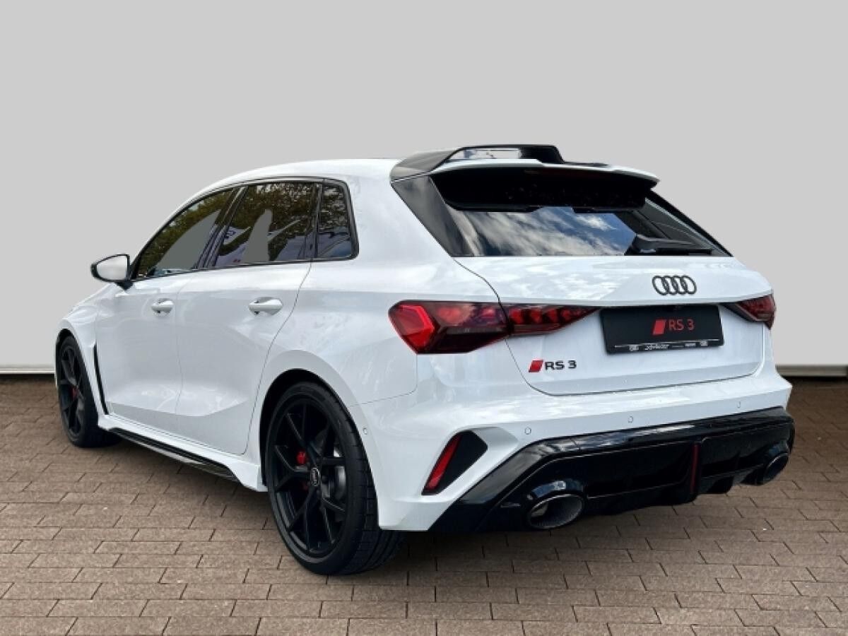 Audi RS3 Sportback 2.5 TFSI quattro HUD+PANO+NAVI+LEDER+MATRIX-LED
