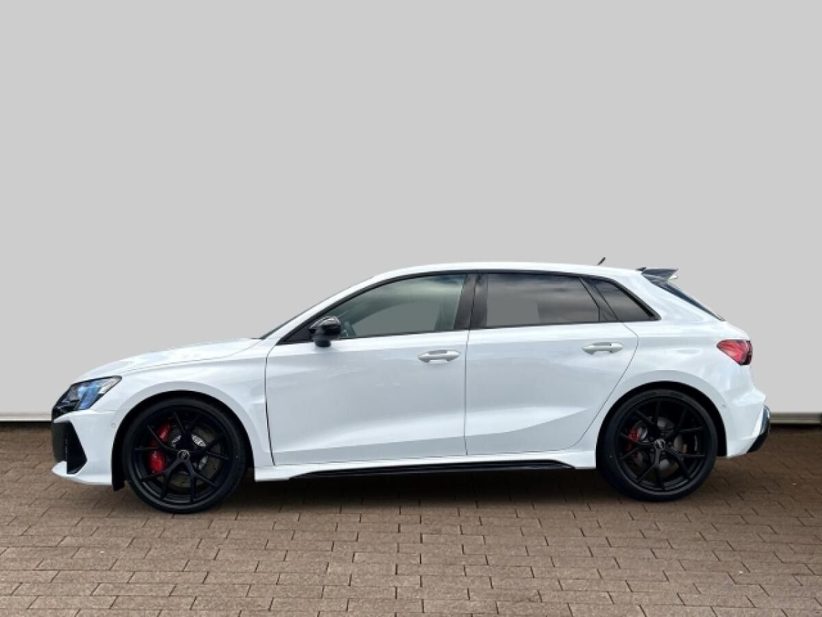 Audi RS3 Sportback 2.5 TFSI quattro HUD+PANO+NAVI+LEDER+MATRIX-LED