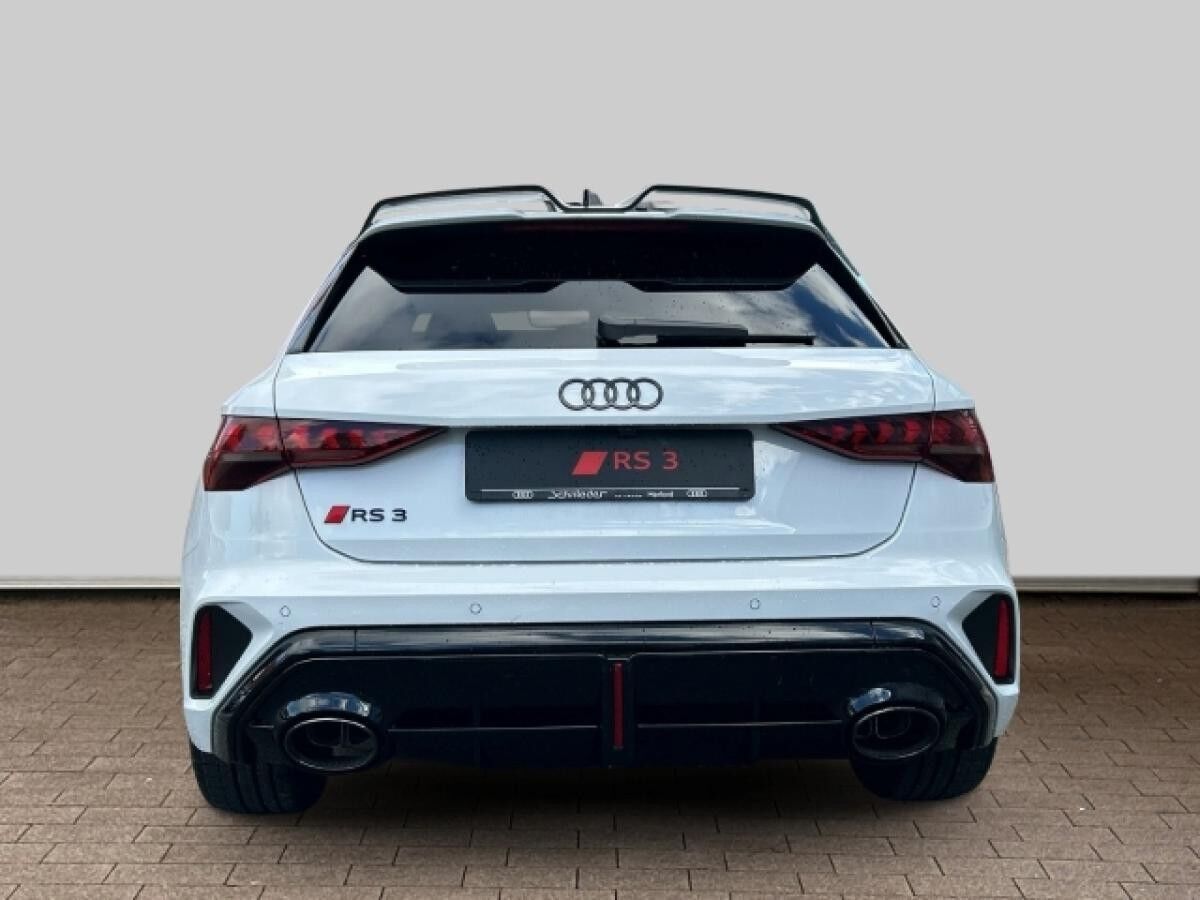 Audi RS3 Sportback 2.5 TFSI quattro HUD+PANO+NAVI+LEDER+MATRIX-LED