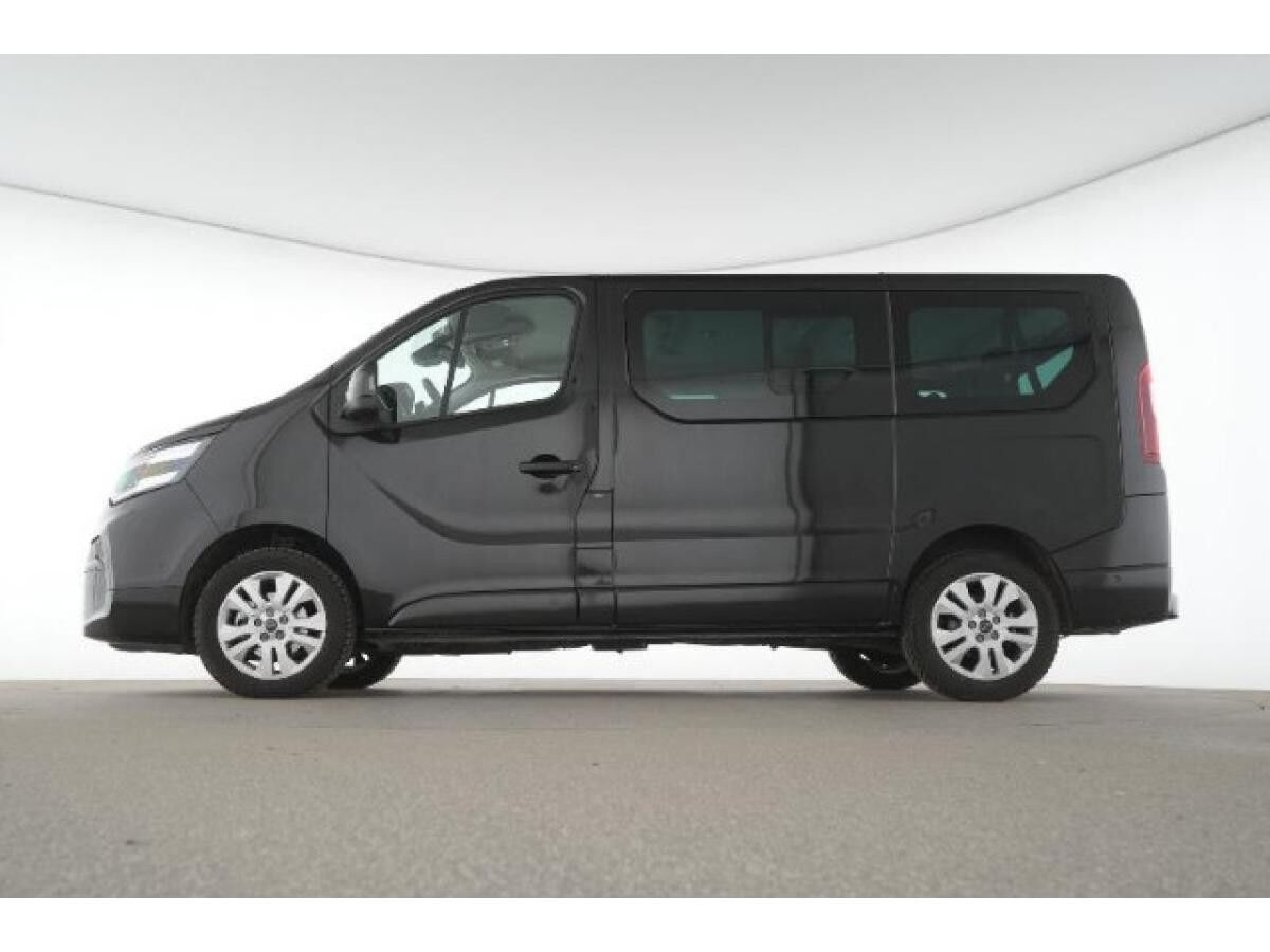 Nissan Primastar 2,8t dCI L1H1 MT TEKNA 1ST HK BES+ Design
