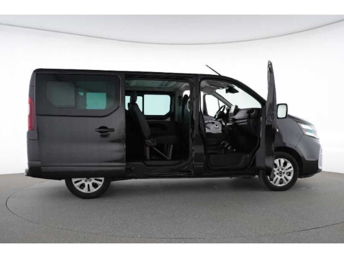 Nissan Primastar 2,8t dCI L1H1 MT TEKNA 1ST HK BES+ Design