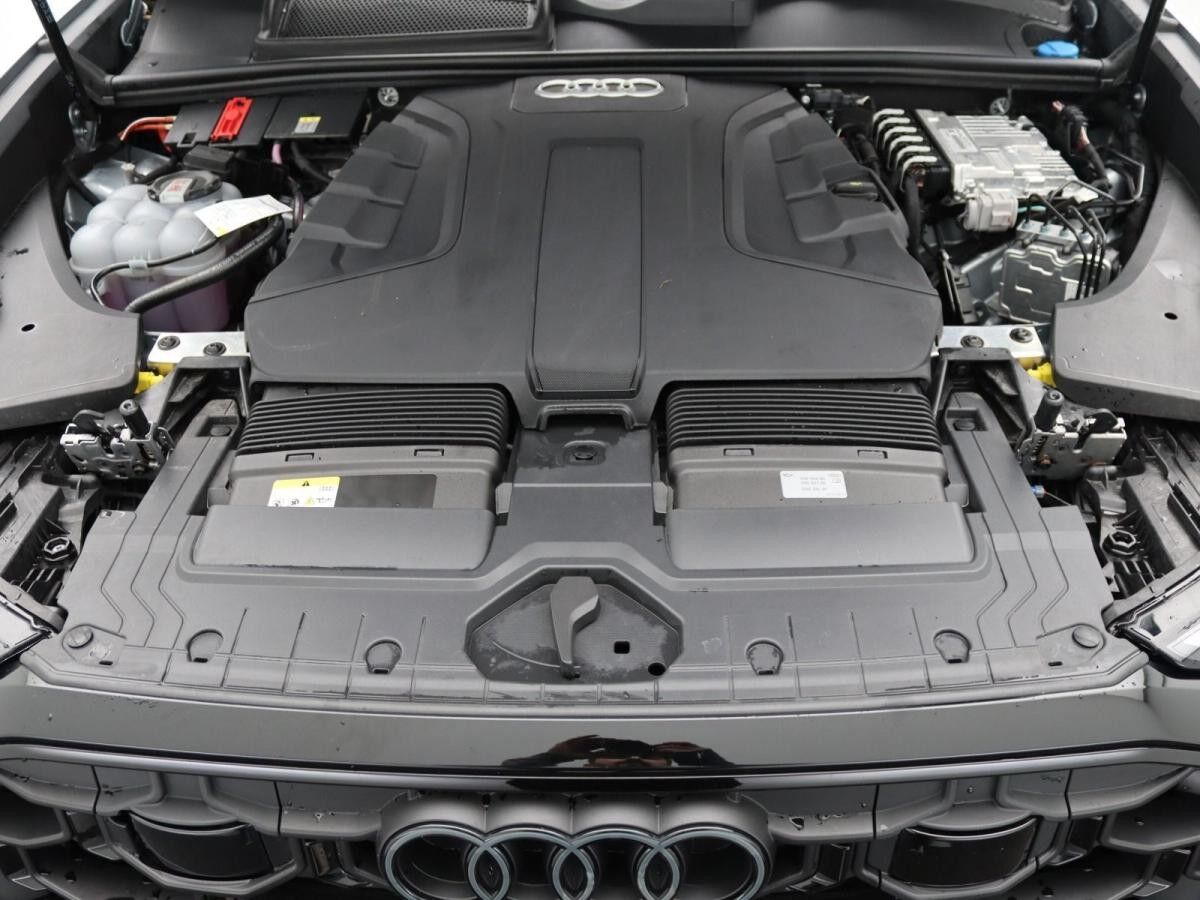 Audi Q8 S-Line 50TDI quattro / Pano, Matrix, B&O, AHK