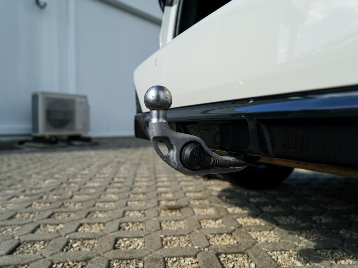 BMW 218 i Active Tourer M-Sport AHK *MEHRERE FARBEN*