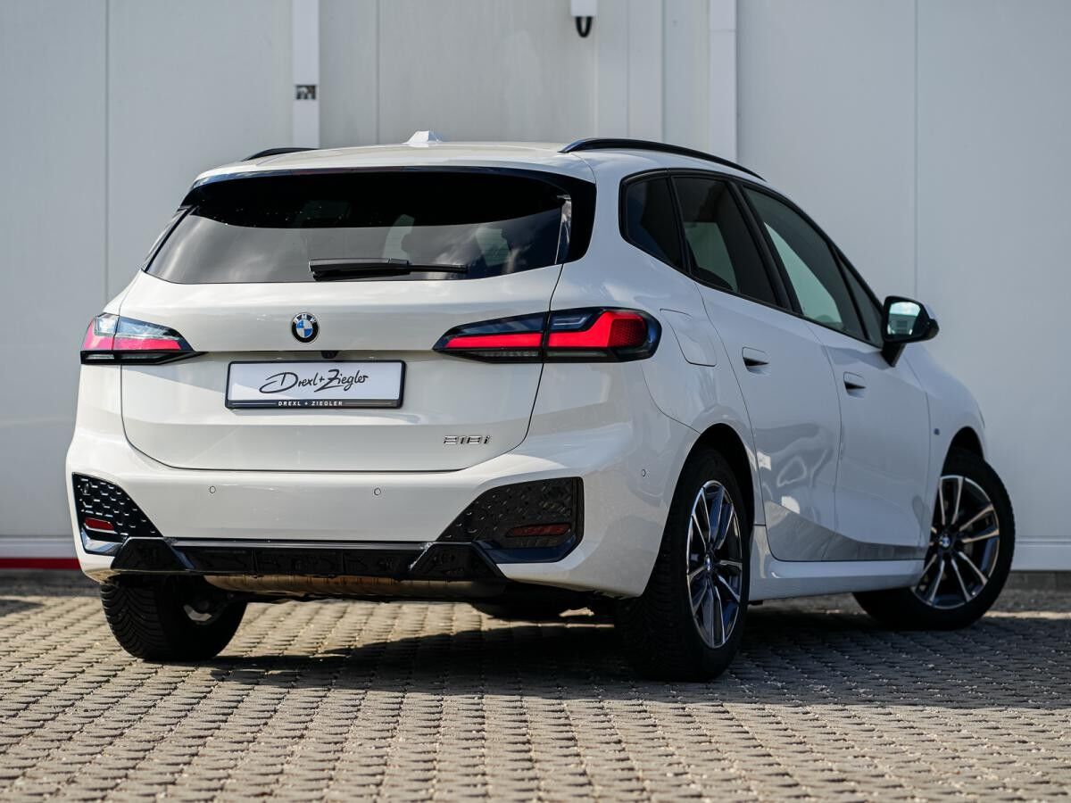 BMW 218 i Active Tourer M-Sport AHK *MEHRERE FARBEN*