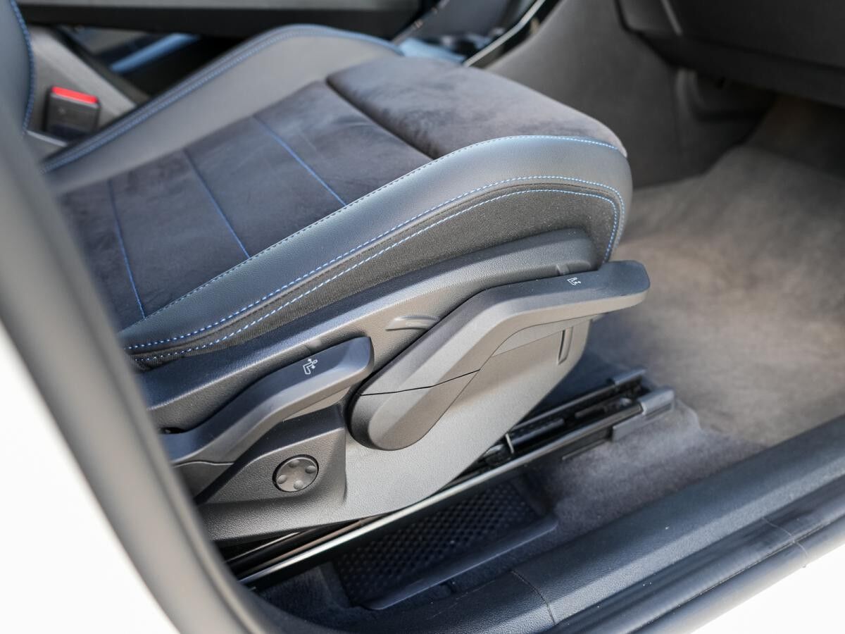 BMW 218 i Active Tourer M-Sport AHK *MEHRERE FARBEN*