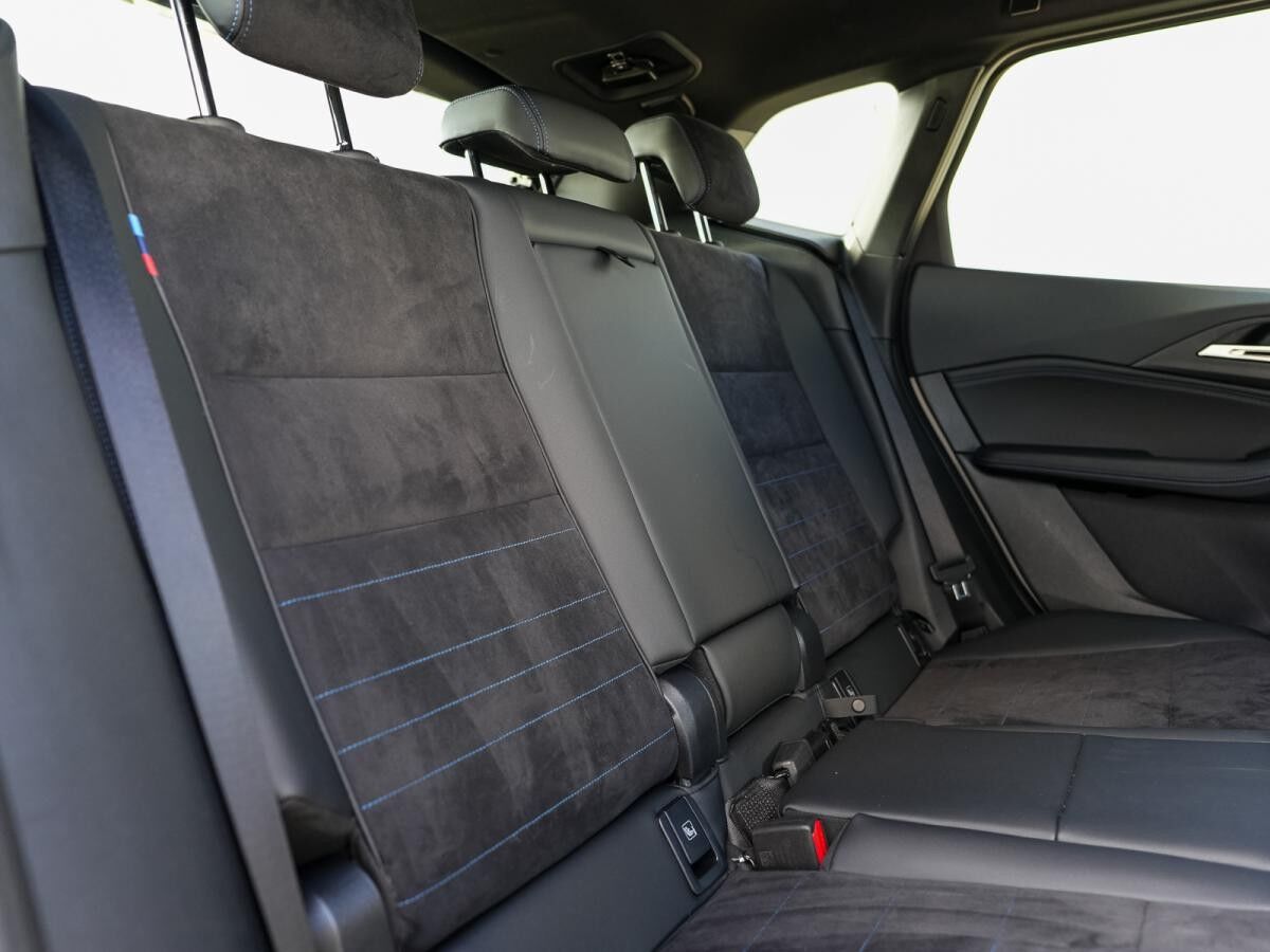 BMW 218 i Active Tourer M-Sport AHK *MEHRERE FARBEN*