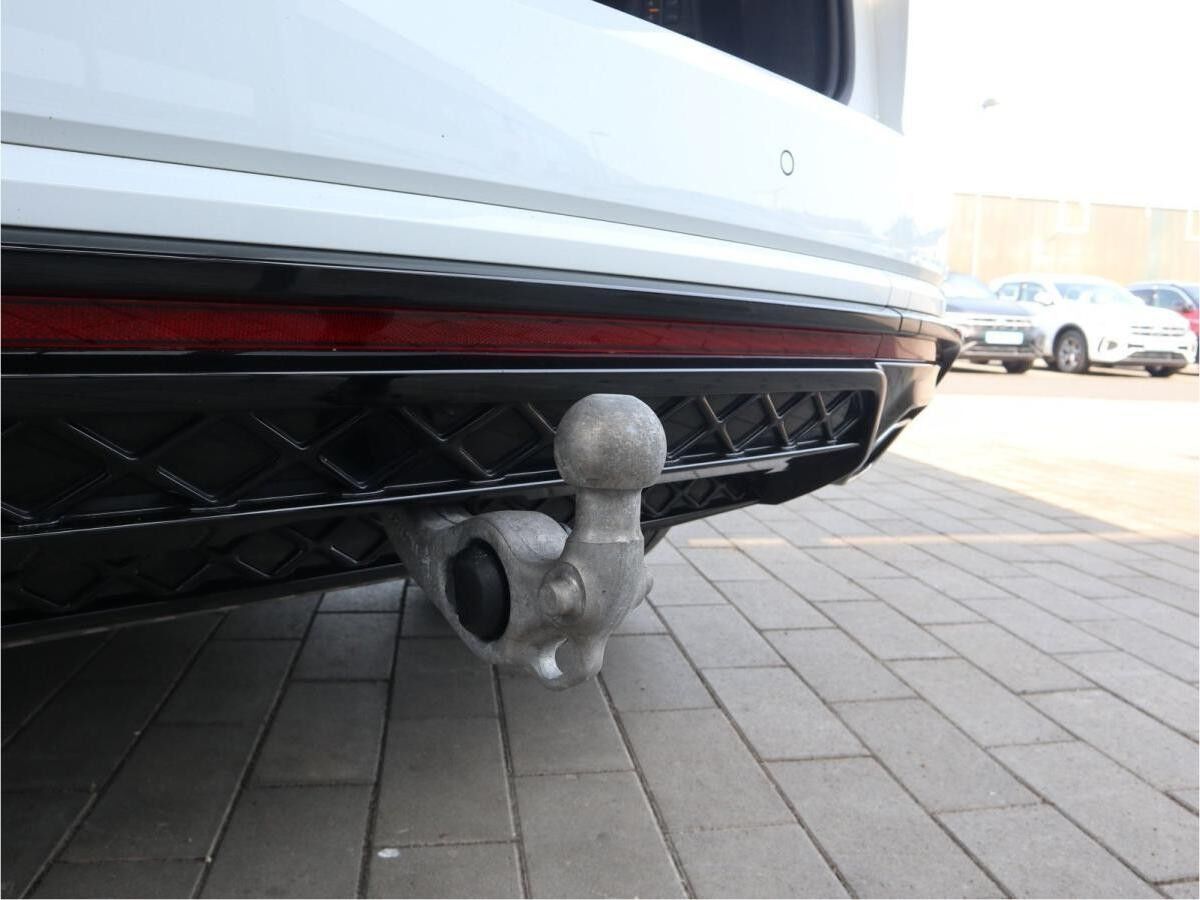 Volkswagen Touareg R-Line 3.0 V6 TSI (340 PS) DSG*4Motion*PANO*AHK*LUFT*360°*STHZG*