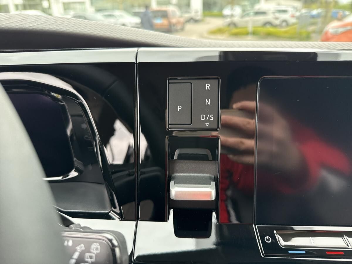 Volkswagen T7 Multivan Style eHybrid 4MOTION 7-Sitzer