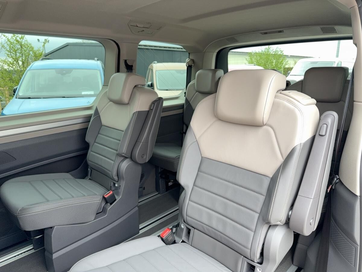 Volkswagen T7 Multivan Style eHybrid 4MOTION 7-Sitzer