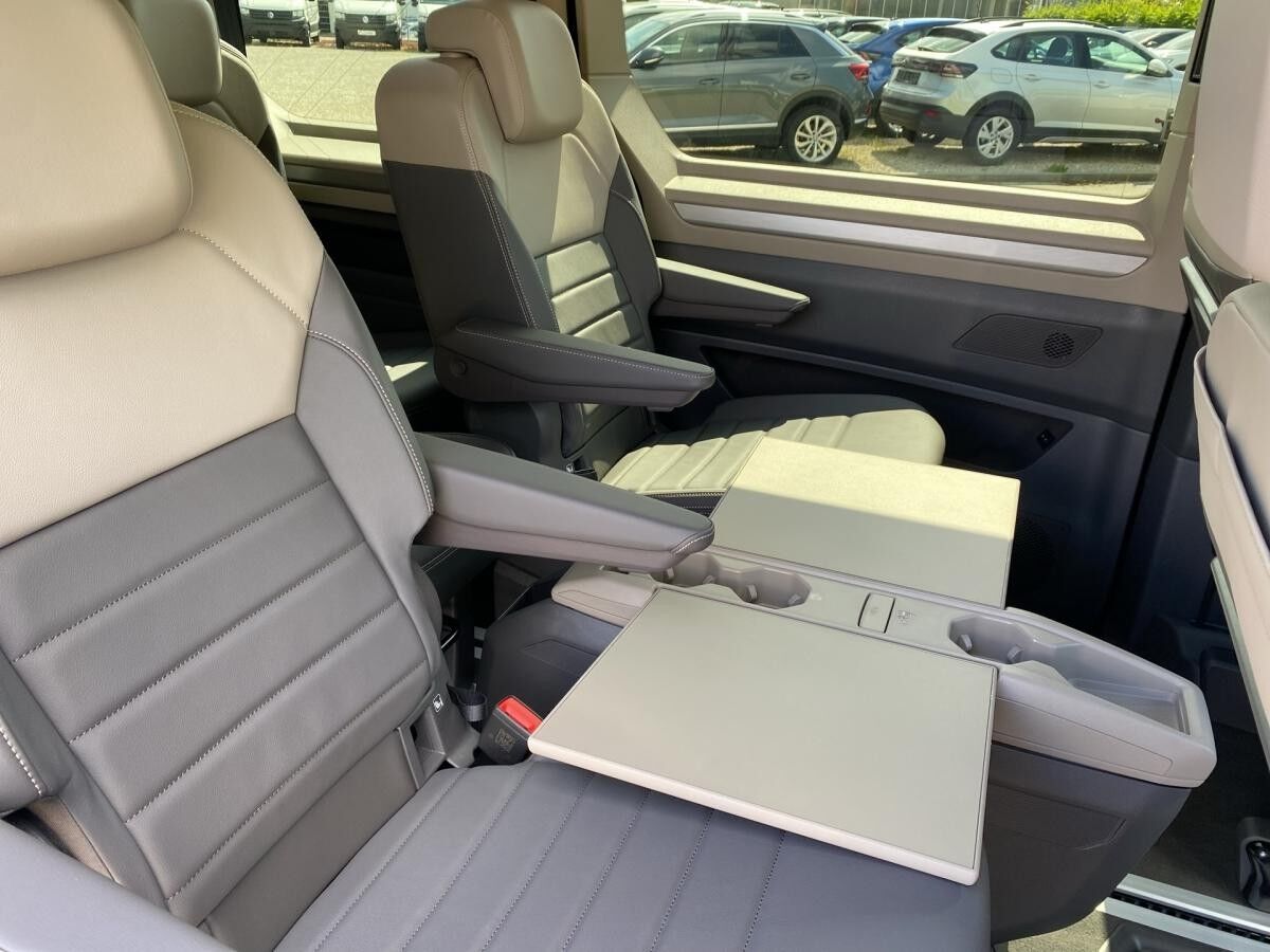 Volkswagen T7 Multivan Style eHybrid 4MOTION 7-Sitzer