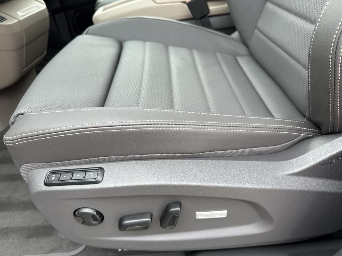 Volkswagen T7 Multivan Style eHybrid 4MOTION 7-Sitzer