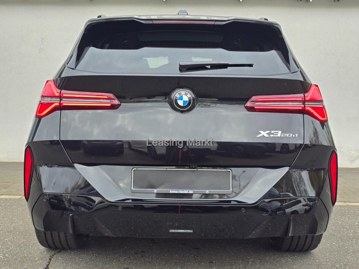 BMW X3 xDrive20d AT Navi Tempom.aktiv Panoramadach Bluetooth PDC BMW X3 xDrive20d AT Navi Tempom.aktiv Panoramadach Bluetooth PDC
