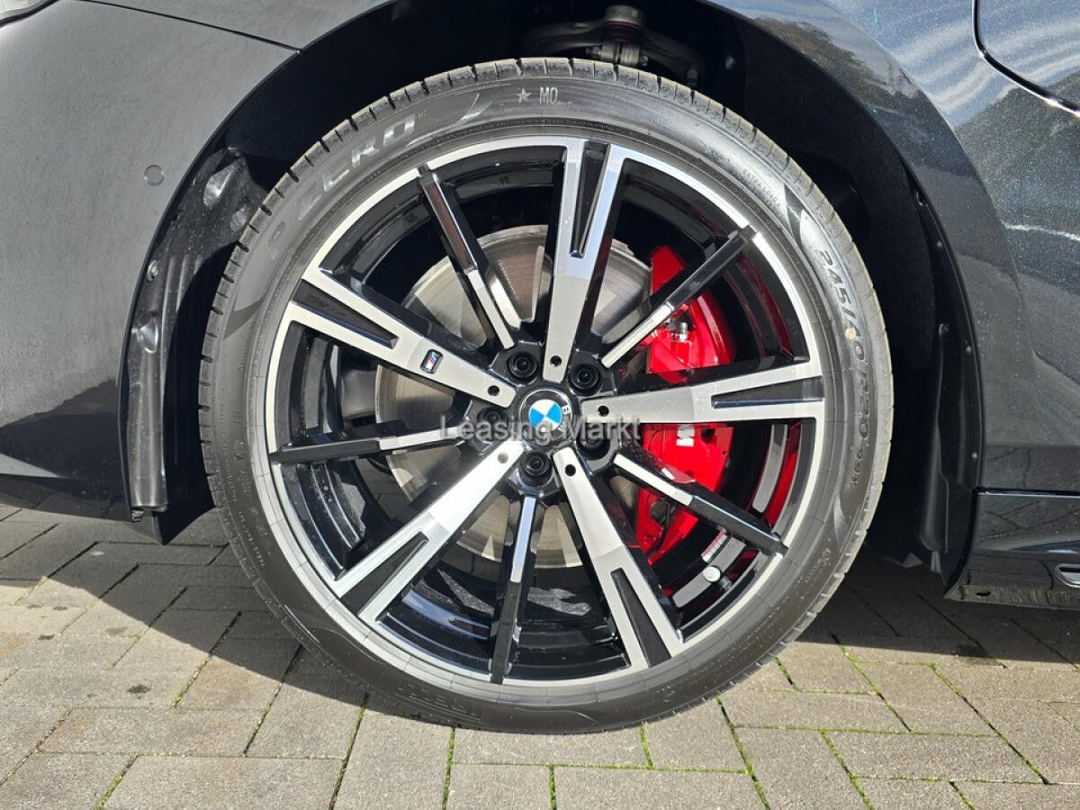 BMW 550 e xDrive Touring Navi Tempom.aktiv Panoramadach Bluetooth PDC MP3 Schn.