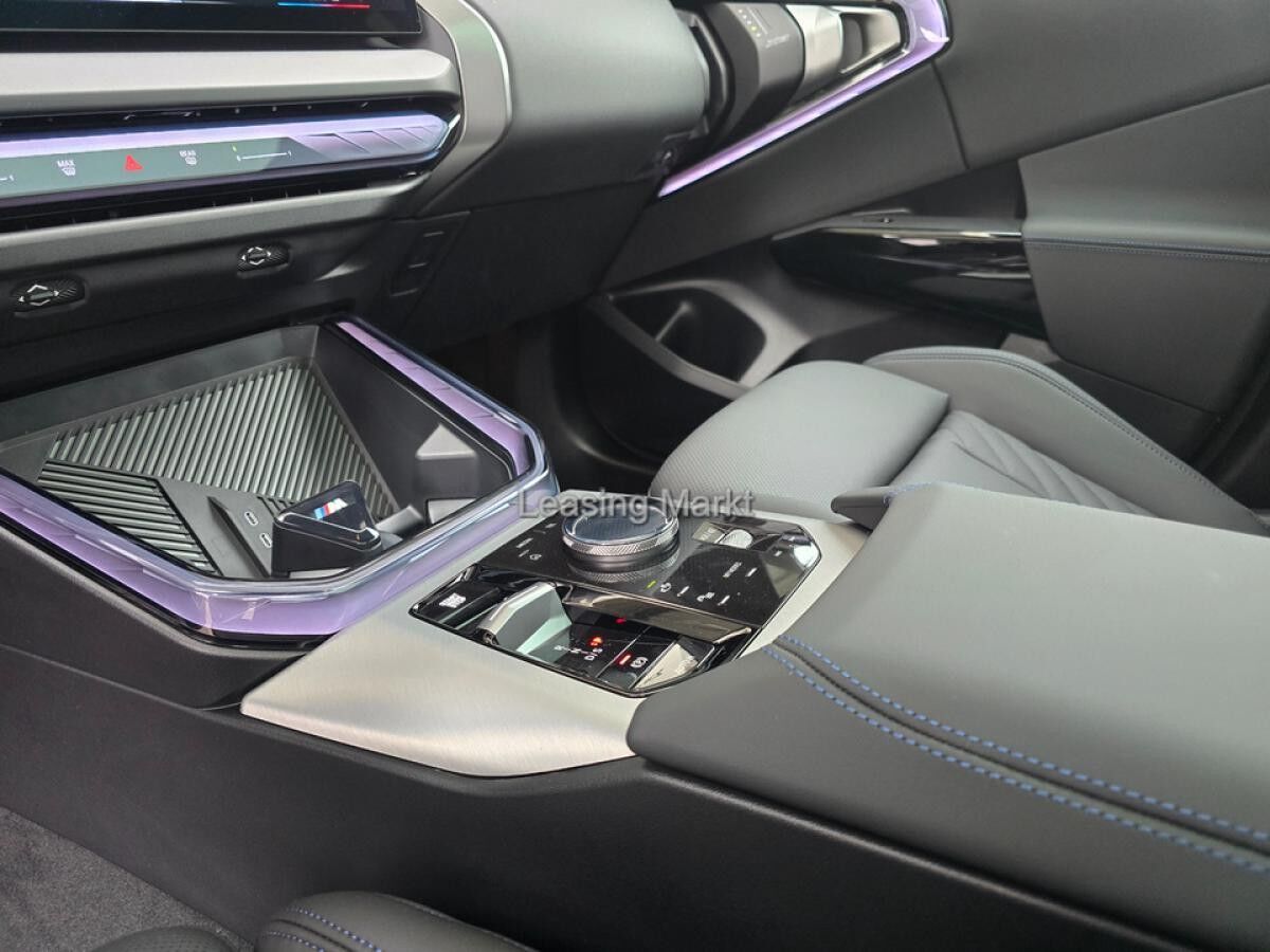 BMW X3 xDrive20d AT Navi Tempom.aktiv Panoramadach Bluetooth PDC BMW X3 xDrive20d AT Navi Tempom.aktiv Panoramadach Bluetooth PDC