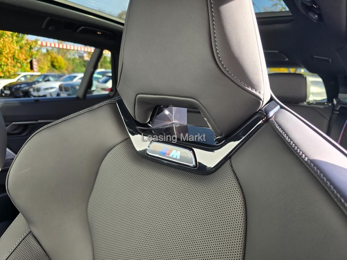 BMW 550 e xDrive Touring Navi Tempom.aktiv Panoramadach Bluetooth PDC MP3 Schn.