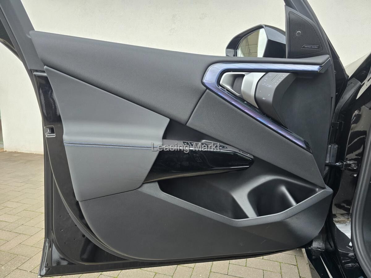 BMW X3 xDrive20d AT Navi Tempom.aktiv Panoramadach Bluetooth PDC BMW X3 xDrive20d AT Navi Tempom.aktiv Panoramadach Bluetooth PDC