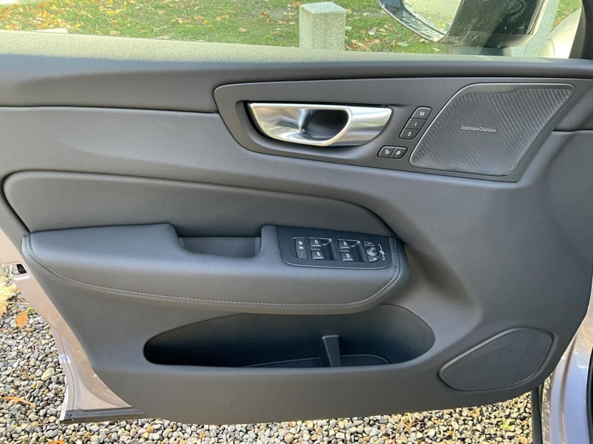 Volvo XC60 T6 Plus Dark Plug in Hybrid *Sofort Verfügbar*