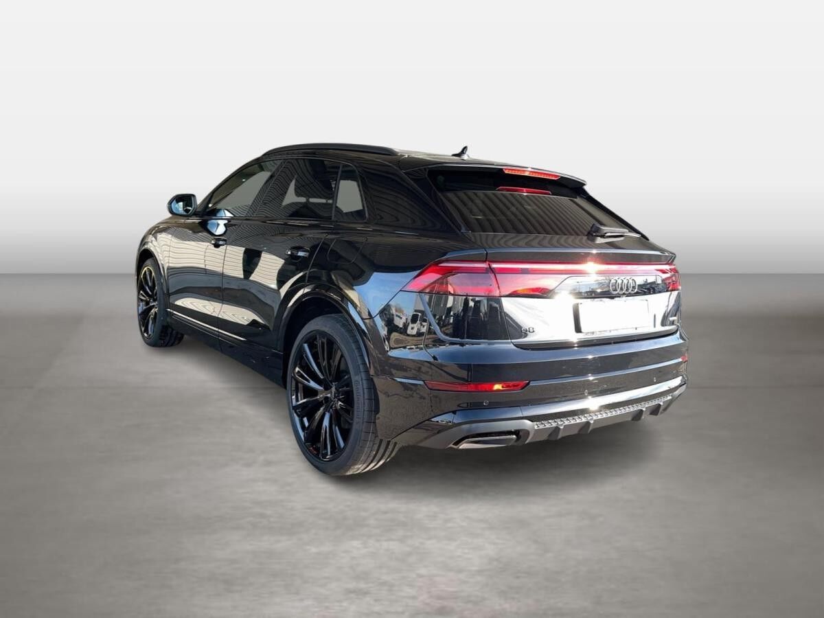 Audi Q8 SUV S line business TFSI e quattro tiptronic
